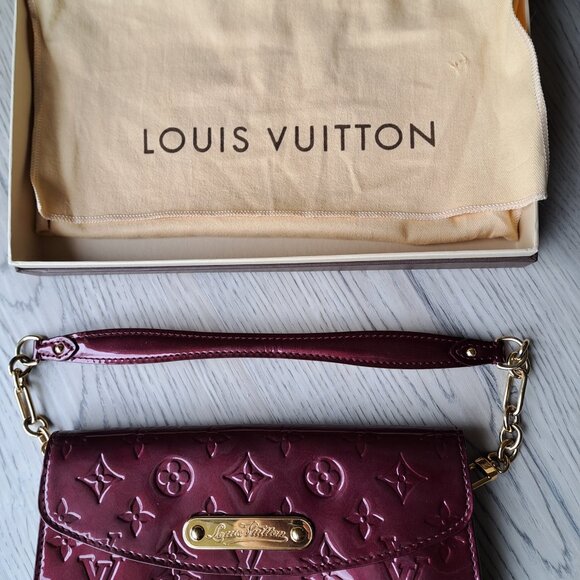 Louis Vuitton Vernis Eggplant Clutch / Hand Purse with strap - Picture 6 of 12